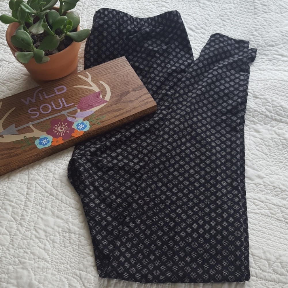 LBISSE Black and White Leggings